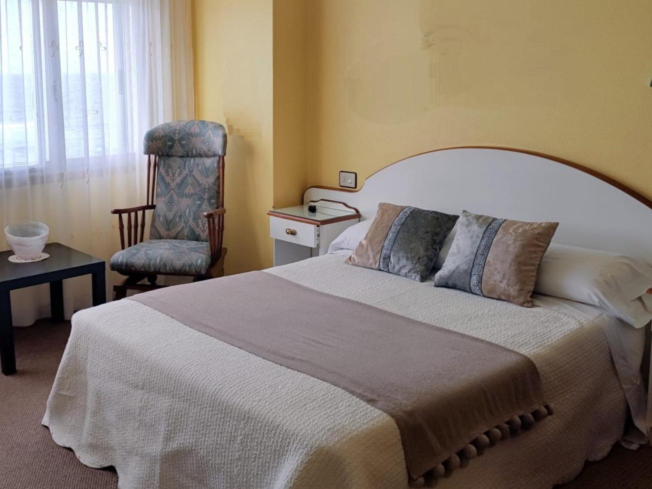 Hostal J.B Malpica de Bergantiños Esterno foto